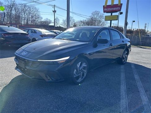 Used 2025 Hyundai Elantra Sport image 7