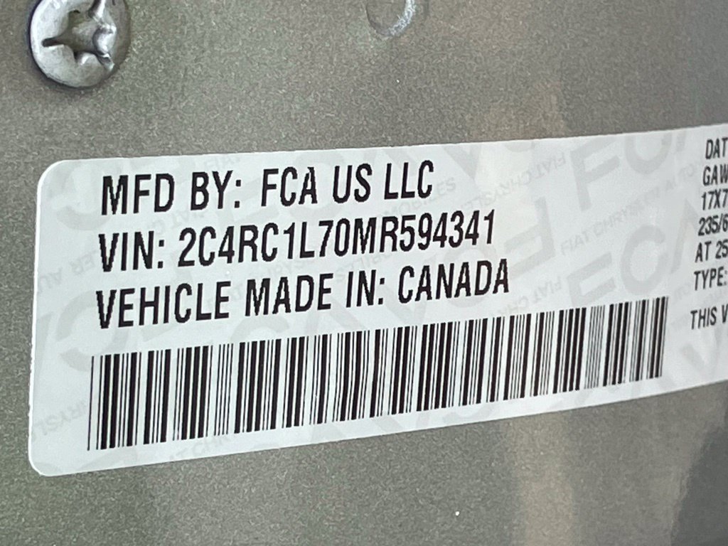 Used 2021 Chrysler Pacifica Touring-L FWD image 36