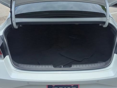 Used 2021 Hyundai Elantra Limited FWD image 24