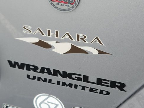 Used 2016 Jeep Wrangler Unlimited Sahara image 24