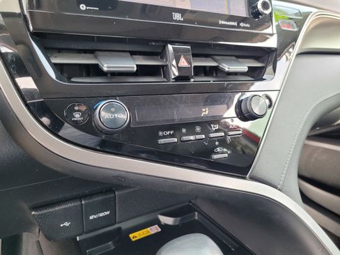 Used 2023 Toyota Camry XSE w/ Navigation Package image 18