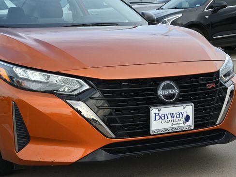 Used 2025 Nissan Sentra SR FWD image 27