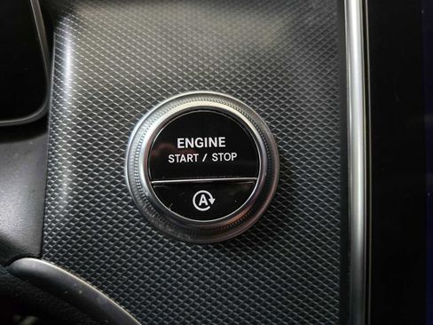 Used 2024 Mercedes-Benz GLC 300 4MATIC image 36