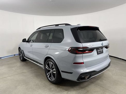 Used 2025 BMW X7 xDrive40i w/ Executive Package AWD/4WD image 3