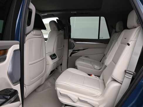 New 2025 Cadillac Escalade Sport Platinum w/ LPO, Floor Liner Package image 10