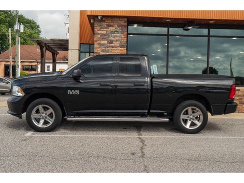 Used 2018 RAM 1500 Express w/ Express Value Package AWD/4WD image 6