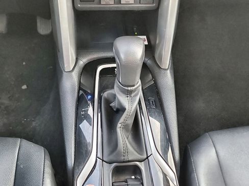 Used 2023 Toyota Corolla Cross XLE image 17