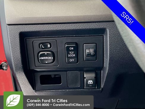 Used 2017 Toyota Tundra SR5 AWD/4WD image 17
