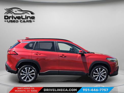 Used 2022 Toyota Corolla Cross XLE FWD image 13