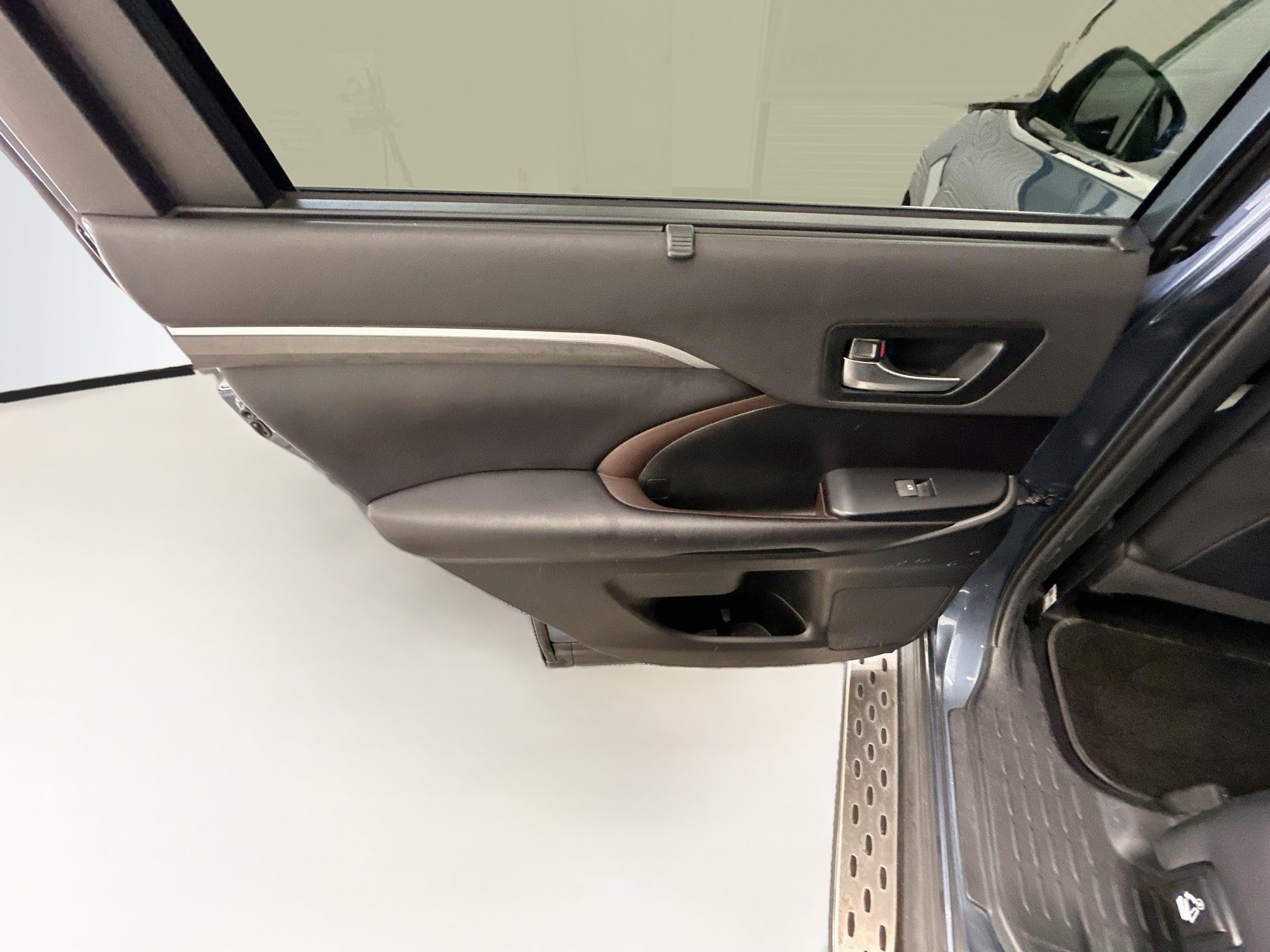 Used 2019 Toyota Highlander Limited Platinum AWD/4WD image 27