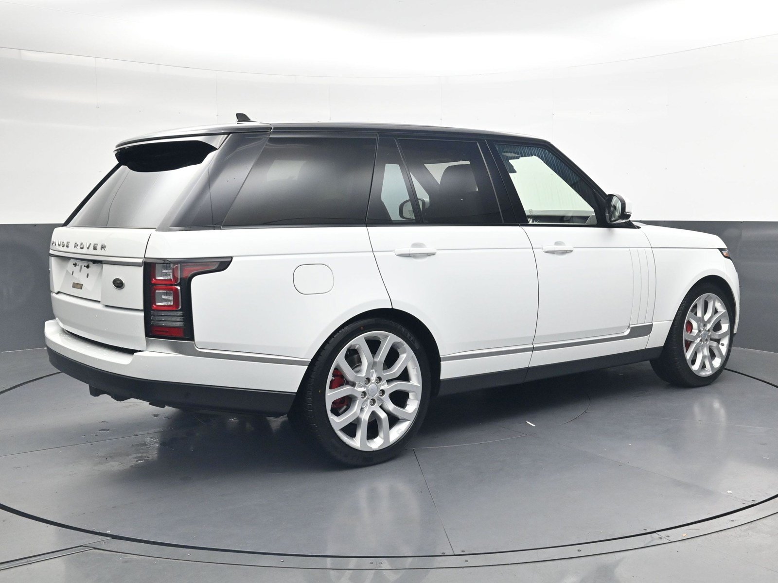 Used 2016 Land Rover Range Rover Supercharged AWD/4WD image 4