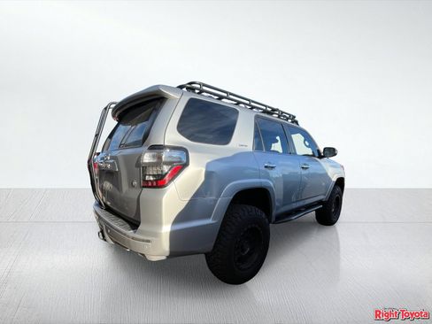 Used 2015 Toyota 4Runner Limited AWD/4WD image 4