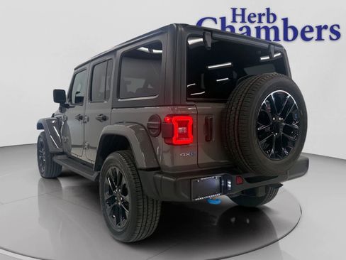 Used 2023 Jeep Wrangler Unlimited Sahara w/ Cold Weather Group AWD/4WD image 3