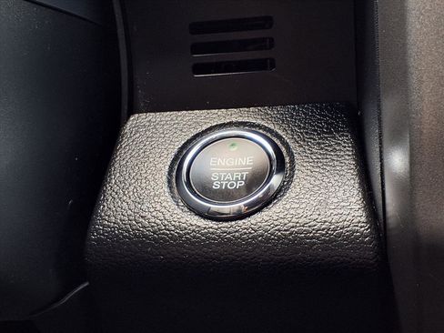 Used 2021 Ford Expedition XLT image 13