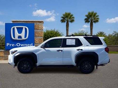 Used 2025 Toyota 4Runner SR5 AWD/4WD image 3