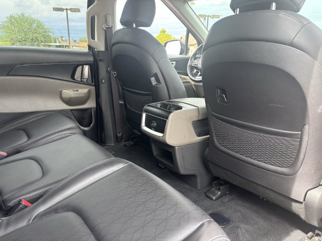 Used 2026 Kia Carnival LXS FWD image 13