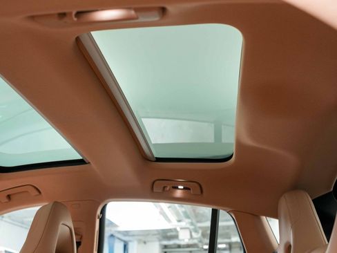 Used 2018 Porsche Panamera image 34