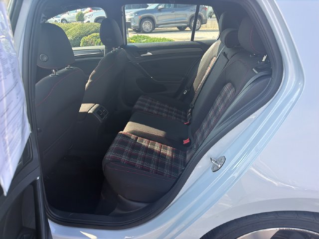 Used 2019 Volkswagen Golf 4-Door FWD image 27