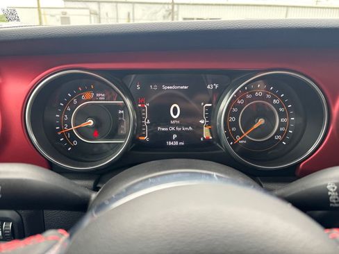 Used 2023 Jeep Wrangler Unlimited Rubicon w/ LED Lighting Group AWD/4WD image 18