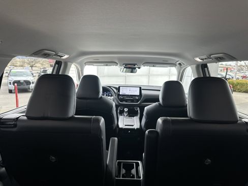 Certified 2024 Toyota Grand Highlander XLE image 19