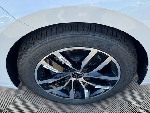 New 2025 Volkswagen Jetta SE FWD image 30