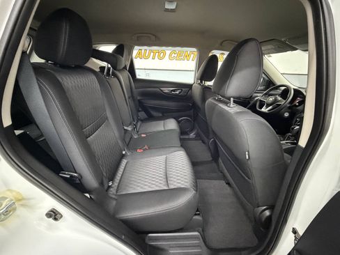 Used 2018 Nissan Rogue S AWD/4WD image 25