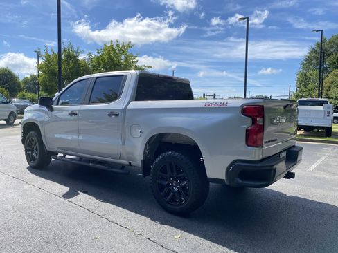 Used 2022 Chevrolet Silverado 1500 Custom Trail Boss w/ Safety Confidence Package AWD/4WD image 7