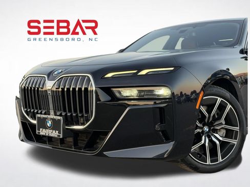 Used 2023 BMW 760i xDrive w/ Luxury Rear Seating Package AWD/4WD image 21