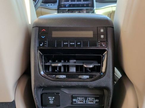 Used 2021 Jeep Grand Cherokee L Limited AWD/4WD image 26