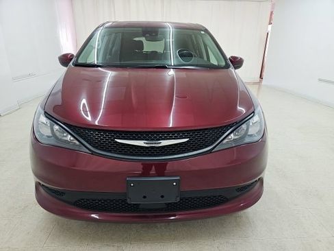 Used 2023 Chrysler Voyager LX FWD image 13