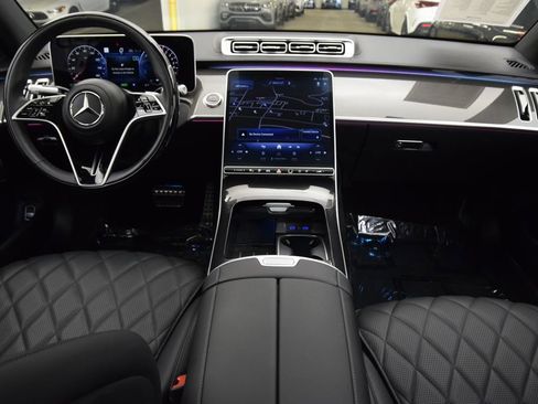 Used 2025 Mercedes-Benz S 580e 4MATIC Sedan image 19
