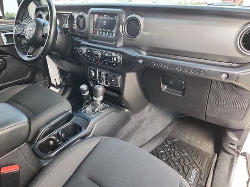 Used 2021 Jeep Wrangler Unlimited Sport AWD/4WD image 17