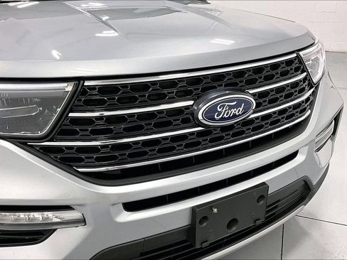 Used 2023 Ford Explorer XLT w/ Equipment Group 202A RWD image 34