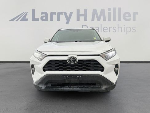 Used 2021 Toyota RAV4 XLE image 3