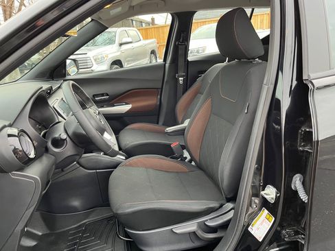 Used 2020 Nissan Kicks SR image 9