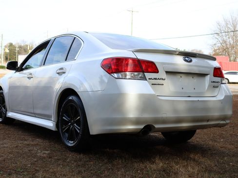 Used 2011 Subaru Legacy 2.5i Premium image 3