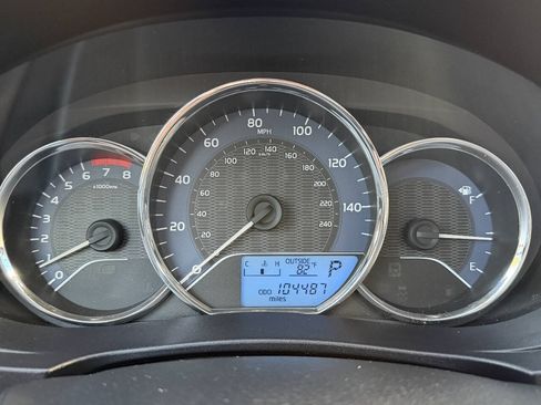 Used 2014 Toyota Corolla LE FWD image 21