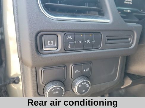 Used 2023 Chevrolet Suburban LT RWD image 7