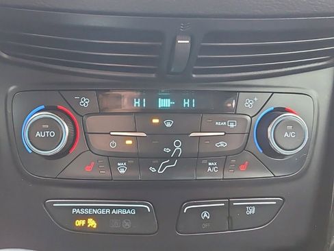 Used 2017 Ford Escape Titanium image 18