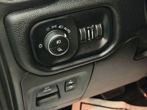 Used 2019 RAM 1500 Big Horn image 24