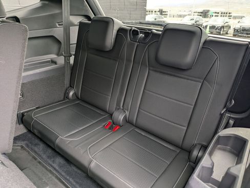 Used 2021 Volkswagen Tiguan SE R-Line FWD image 25