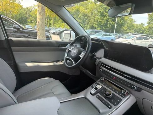 Used 2025 Hyundai Palisade SEL FWD image 12