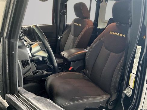 Used 2014 Jeep Wrangler Unlimited Sahara AWD/4WD image 19