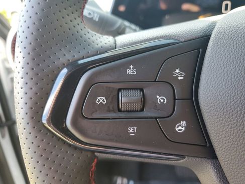 Used 2025 Chevrolet Trax RS w/ Driver Confidence Package image 28