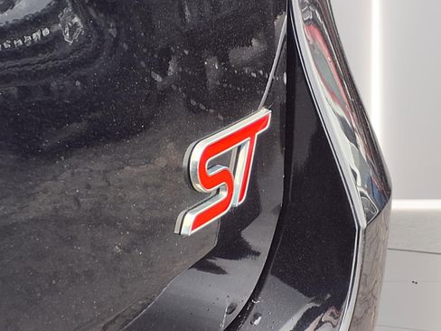 Used 2020 Ford Explorer ST w/ ST Street Pack image 9