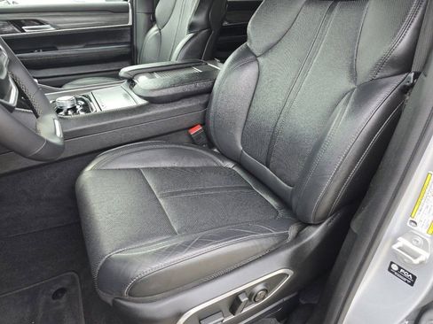 Used 2024 Jeep Wagoneer L Series II w/ Flexible Seating Group AWD/4WD image 26