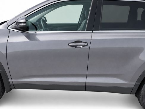 Used 2019 Toyota Highlander XLE AWD/4WD image 7
