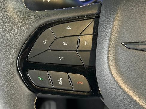 Used 2022 Chrysler Pacifica Touring-L w/ S Appearance Package image 14