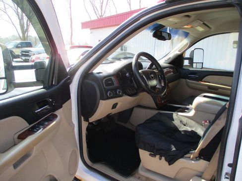 Used 2008 Chevrolet Silverado 2500 LTZ w/ Safety Package image 16