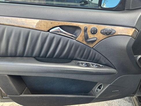 Used 2009 Mercedes-Benz E 63 AMG Sedan image 9